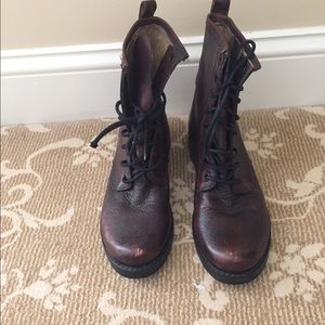 Brown Frye lace-up ankle boots!!